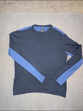 Victorinox Men's Long-Sleeve Crewneck Shirt - Navy with Blue Accents